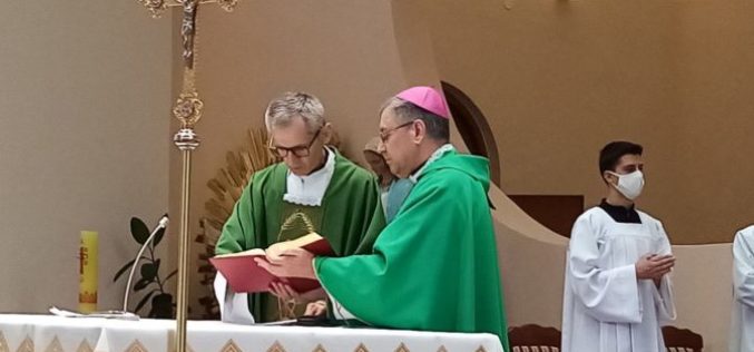 Бискупот Стојанов го воведе дон Паво Шекерија во службата катедрален парох во Скопје