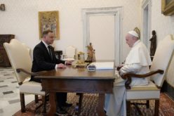 Папата Фрањо го прими во аудиенција полскиот претседател Дуда