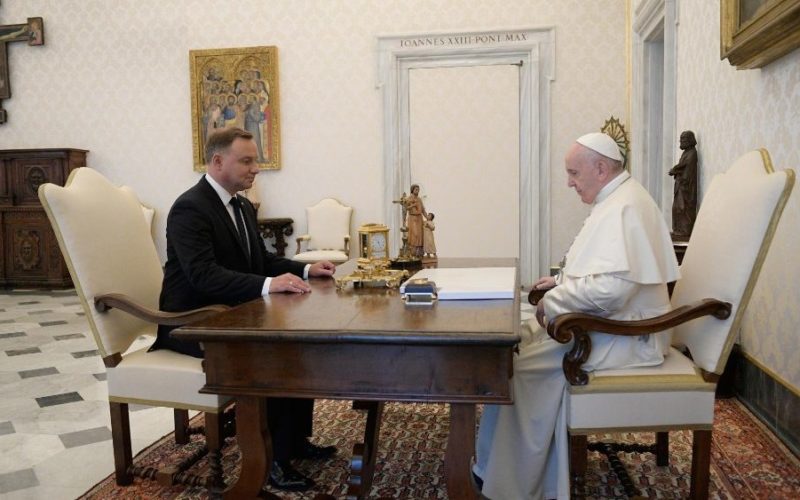 Папата Фрањо го прими во аудиенција полскиот претседател Дуда