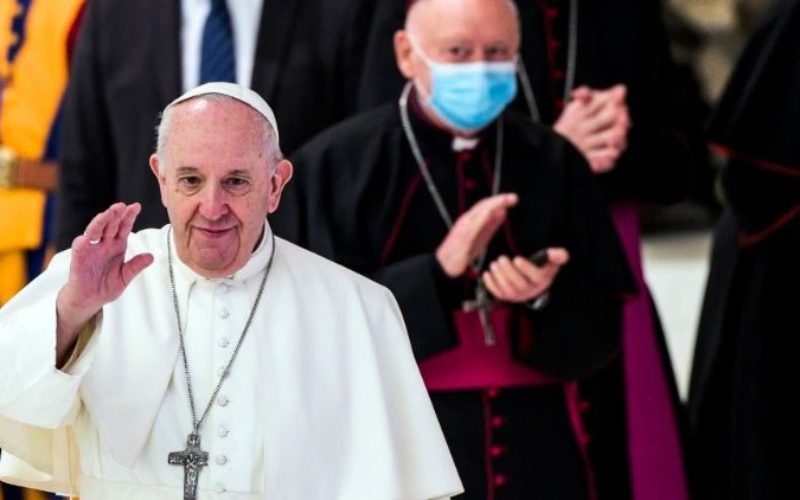 Папата на крајот од Генералната аудиенција: Молитвата е главно послание на христијаните