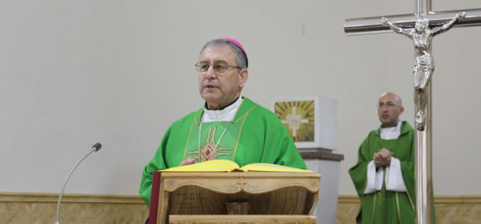 Бискупот Стојанов упати честитка до монс. Узуниќ