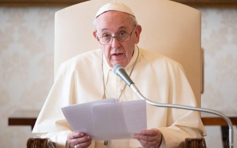 Папата: Во ова тешко време Адвентот е голема надеж
