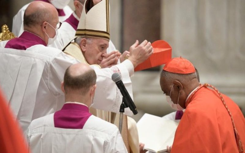 Папата по седми пат креира нови кардинали