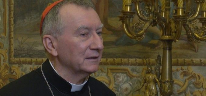 Кардинал Паролин во болница поради закажана операција