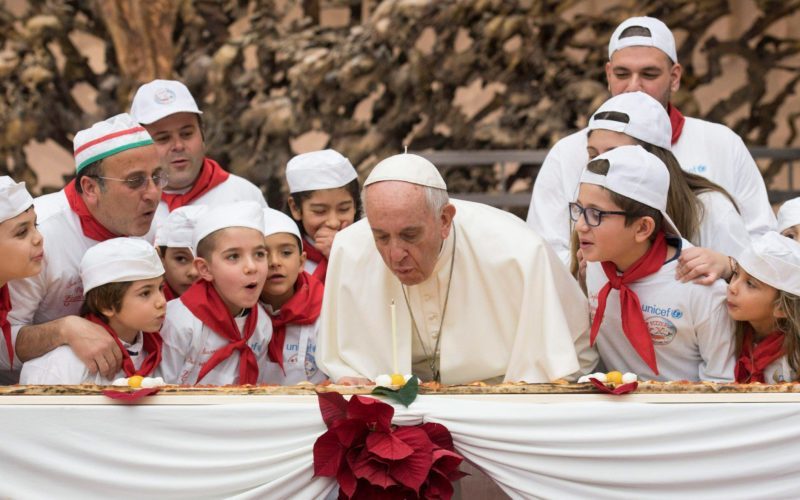 Папата Фрањо денес го слави својот 84 роденден