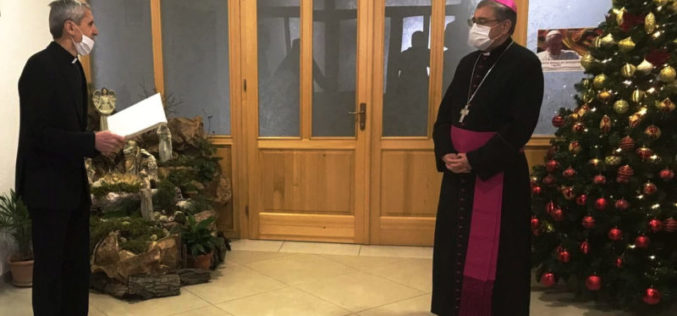 Богопосветените лица од Скопје му го честитаа Божиќ на бискупот Стојанов