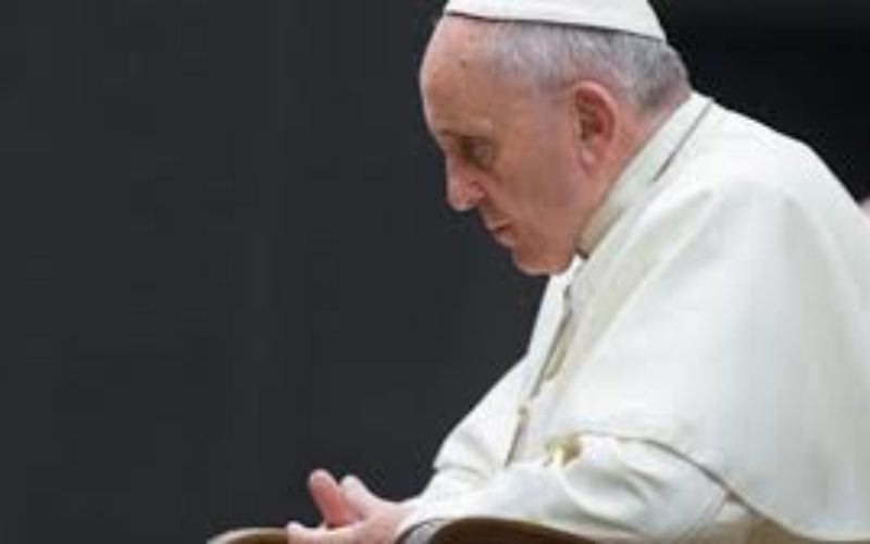 Папата се моли за настраданите од земјотресот во Индонезија