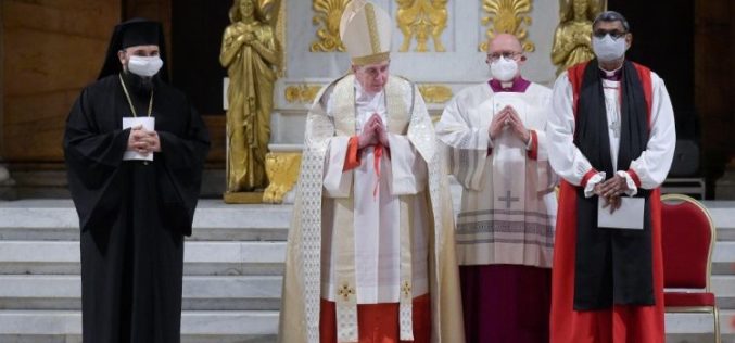 Папата Фрањо: Можеме да донесеме плод само ако останеме обединети во Исус