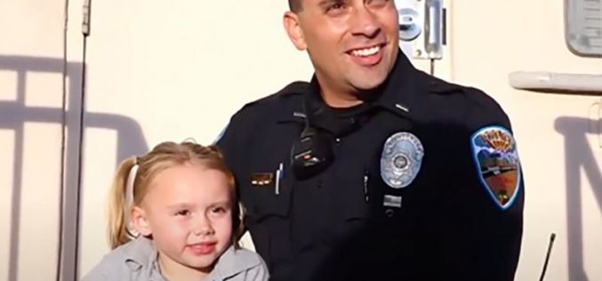 Полицаец посвои девојче за коe се погрижи на должност