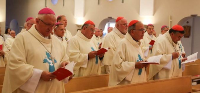 Црквата во Европа моли за жртвите од пандемијата