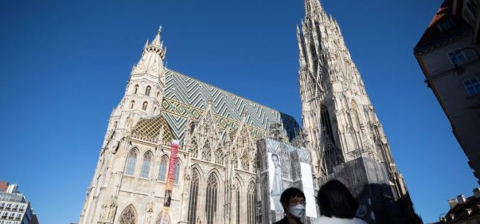 Црквата во Австрија во великиот пост им нуди на верниците „СМС на Папата“