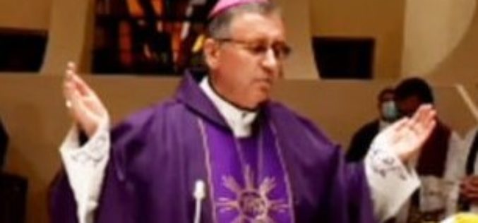 Бискупот Стојанов Стојанов служеше света Литургија со обред пепелење
