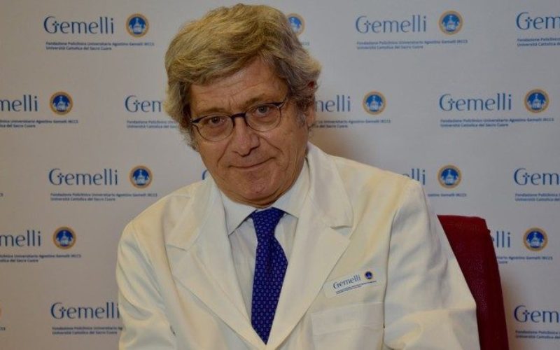 Италијанецот Барнабеи е новиот личен лекар на Папата
