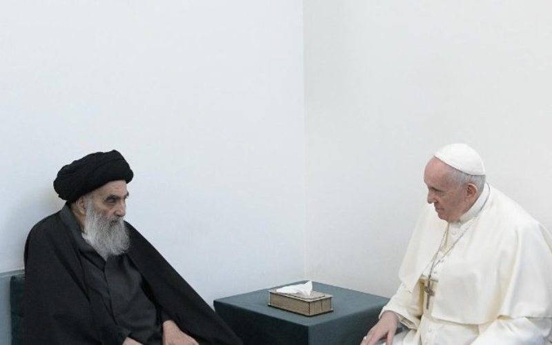 Папата Фрањо оствари историска средба со големиот ајатолах Али Ал-Систани