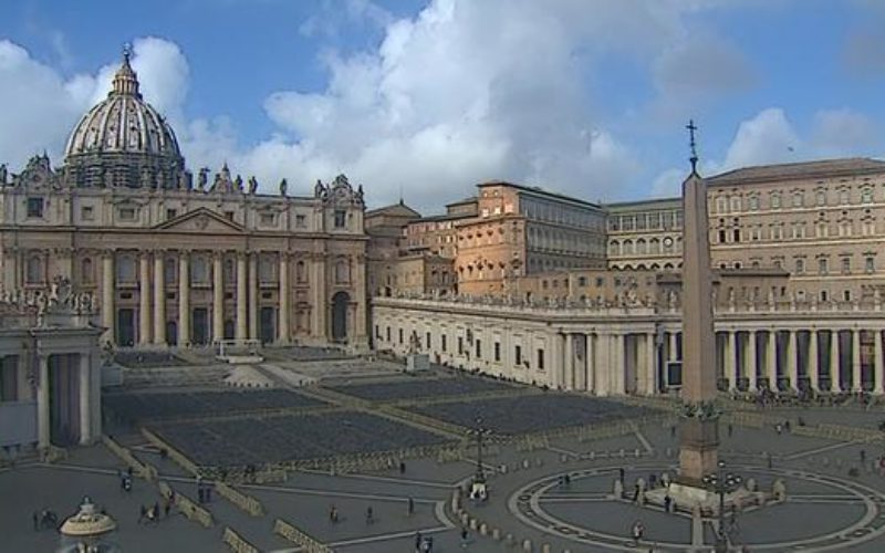 Ватикан: Именувана секретарка на Папската библиска комисија и советник на Дикастеријата за комуникација