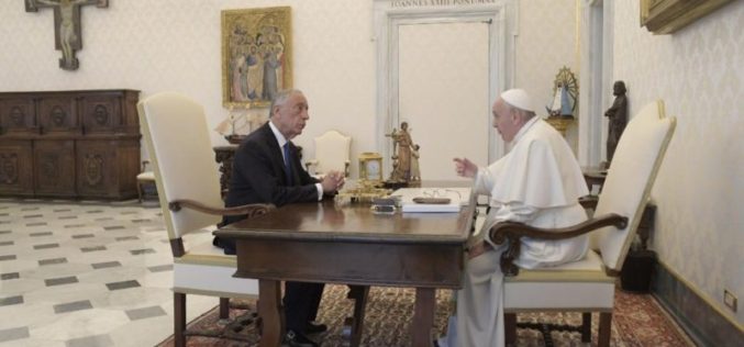 Папата го прими претседателот на Португалија Марсело Ребело де Соуса