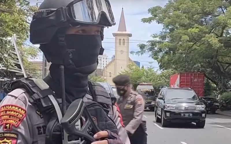 Напад на Католичка црква во Индонезија на Цветници
