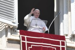 Од недела повторно пладневна молитва со Папата на ватиканскиот плоштад