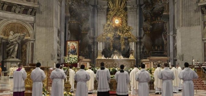 Папата до новите свештеници: Бидете пастири, а не претприемачи