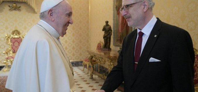 Папата Фрањо го прими во аудиенција претседателот на Летонија