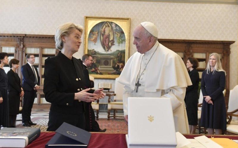 Папата Фрањо во аудиенција ја прими претседателката на Европската комисија Урсула фон дер Лајен