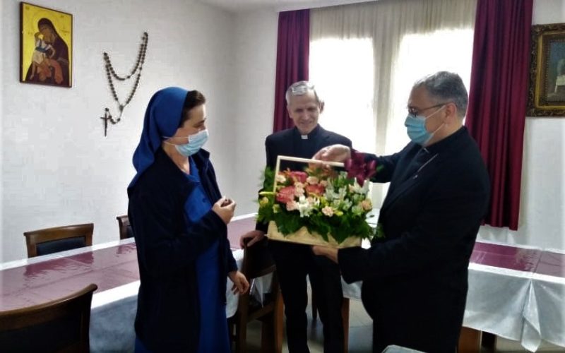 Честитики по повод именденот на бискупот Стојанов