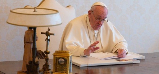 Пет години од месечните видео пораките на Папата со молитвена накана