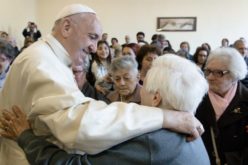 Објавена пораката на Папа за 1. Светски ден на баби и дедовци и стари лица