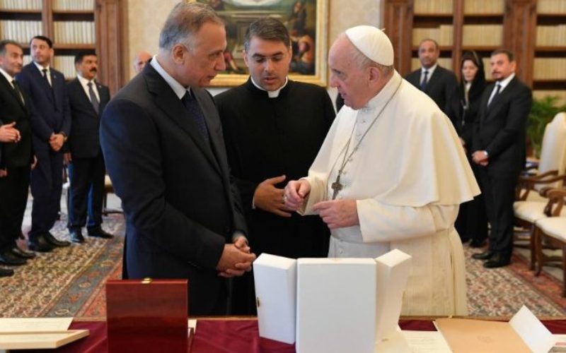 Папата Фрањо до ирачкиот премиер: Заштитете го присуството на христијаните