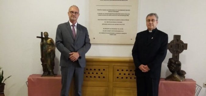 Бискупот Стојанов го прими амбасадорот на Франција во Македонија