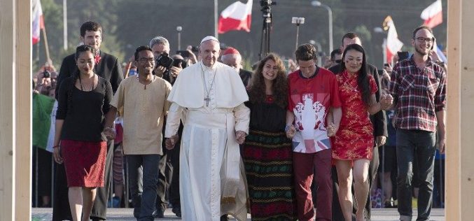 Папата: Со младите луѓе можеме да го оствариме сонот за братски свет