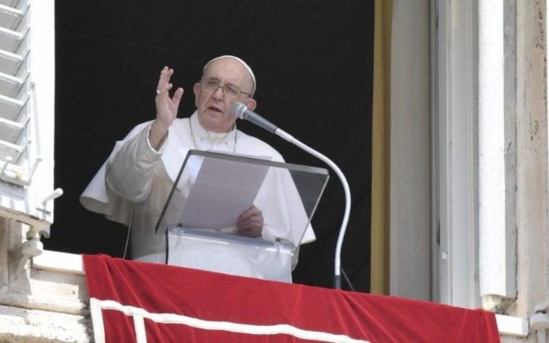 Папата Фрањо предупреди на опасноста од надворешна религиозност