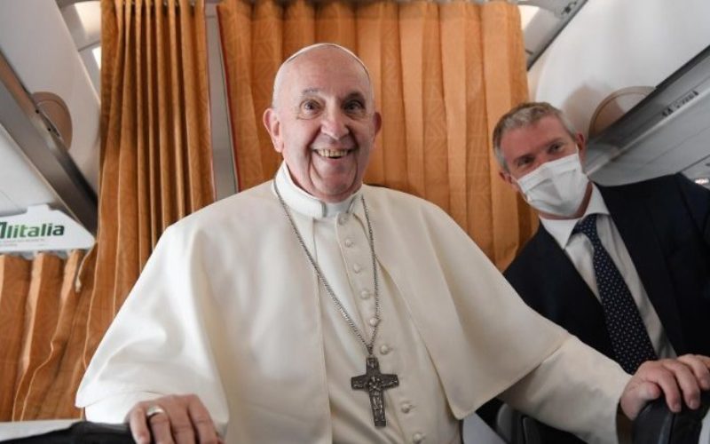 Папата Фрањо: Црквата мора да биде блиска и сочувствителна, а не политизирана