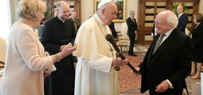 Папата во Ватикан го прими претседателот на Ирска
