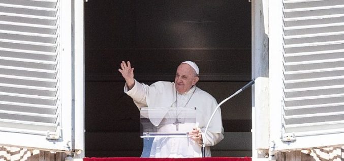 Папата повика на молитва по повод Светскиот ден на менталното здравје