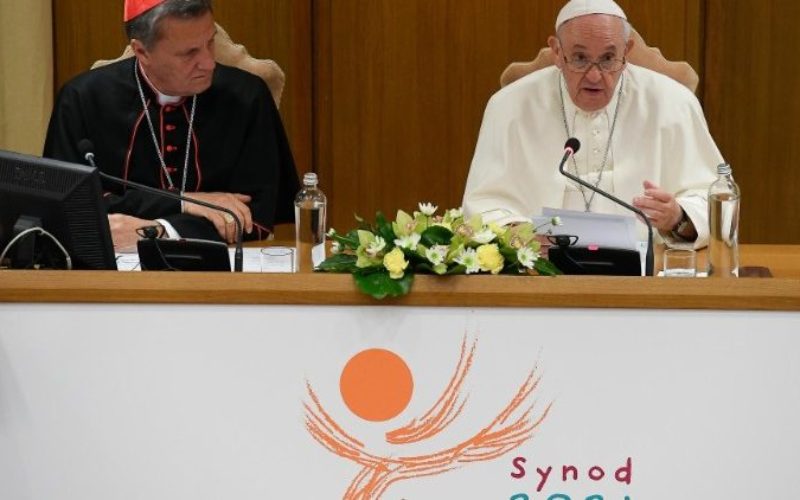 Папата за Синодата: Учество на сите под водството на Светиот Дух