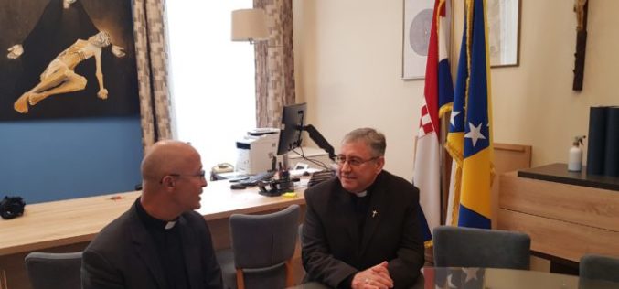 Бискупот Стојанов го посети Католичкиот богословски факултет во Сараево