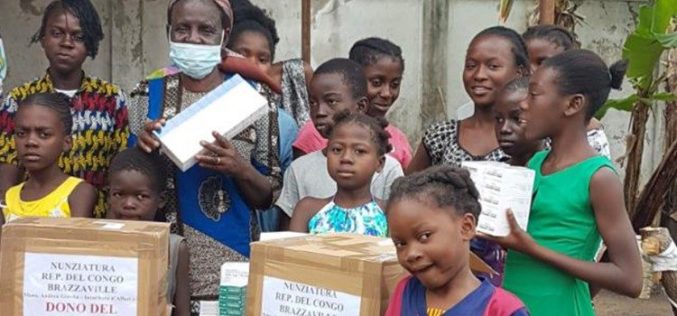 Папата Фрањо даруваше тешко достапни лекови на сиропиталиште во Конго
