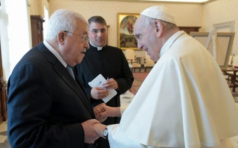Папата Фрањо и Махмуд Абас: Да се промовира човечкото братство во борбата против екстремизмот