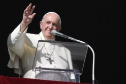Папата повика на вера со внатрешна искреност, а не со надворешна блескавост