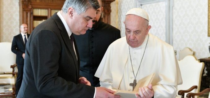 Папата Фрањо го прими во аудиенција претседателот на Република Хрватска