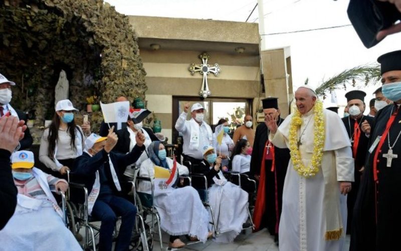 Папата Фрањо посебно го доверува посланието на молитвата на лицата со посебни потреби