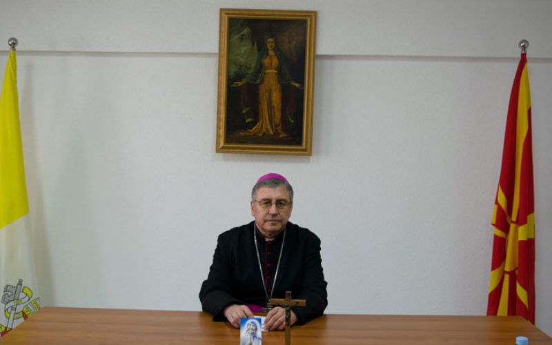 Честитка на бискупот Киро Стојанов до новоименуваниот дубровнички бискуп Роко Гласновиќ