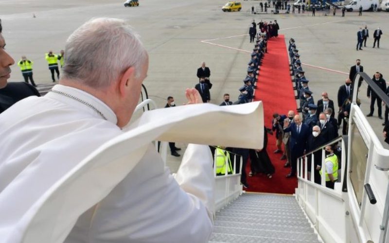 Папата Фрањо го заврши своето Апостолско патување во Грција