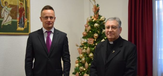 Бискупот Стојанов се сретна со министерот за надворешни работи и трговија на Унгарија, Петер Сијарто