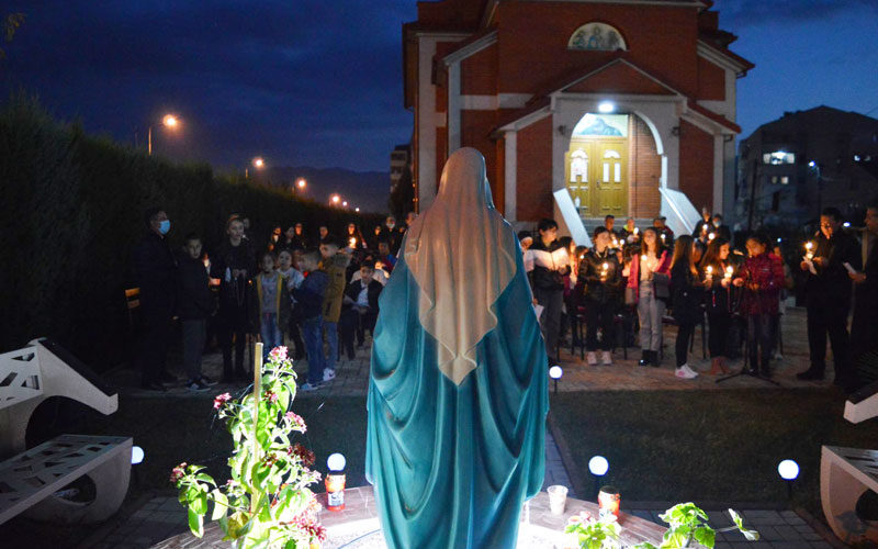 Бискупот Стојанов на Радио Марија молеше за мир во Украина