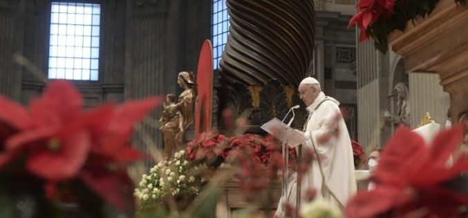 Папата Фрањо на празникот Богојавление: Како мудреците да сонуваме, да трагаме, да се поклонуваме