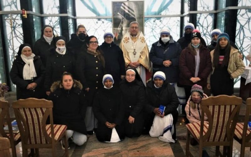 Бискупот Стојанов служеше Света Златоустова Литургија во Светилиштето на Света Мајка Тереза во Скопје