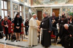Папата: Комуникацијата треба да помогне во градењето на братството