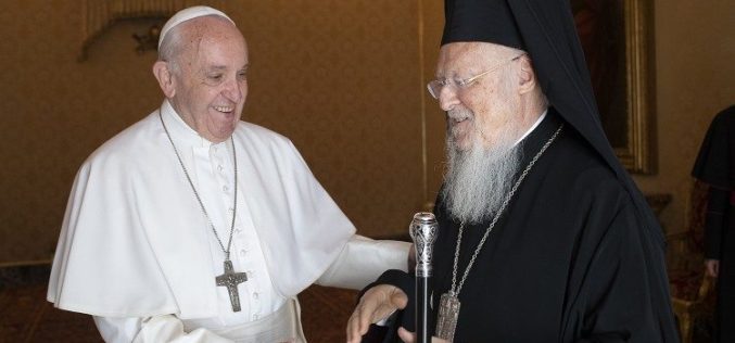 Папата му ја честиташе 30. годишнината од службата Цариградски патријарх